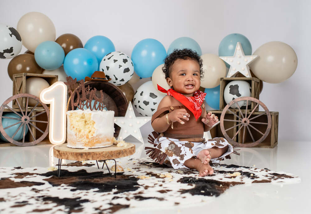 Cake Smash photography by Grace Portrait Studios, Douglasville GA
